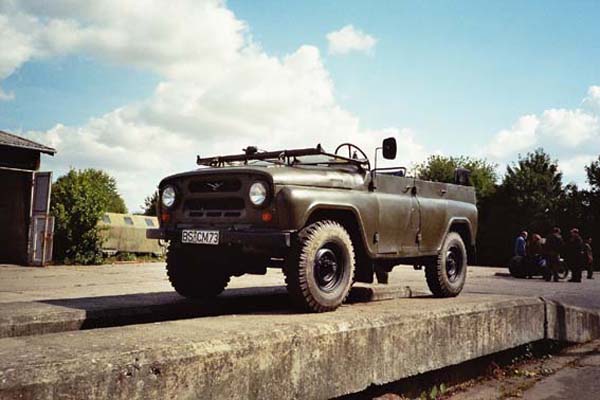 19 UAZ 469B